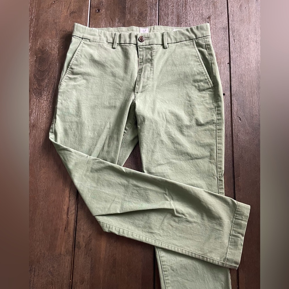 Men’s Sage Green GAP Slim Khaki